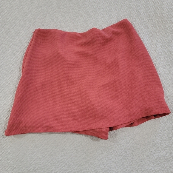 Milk & Honey Women's Rust Orange Ruffled Shorts Size Small - Picture 7 of 13